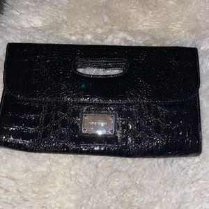 NEW NINE WEST black patent Croc clutch EUC